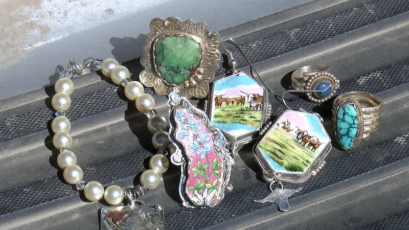 Antiques and collectibles stolen after Western Antique Show in Amarillo