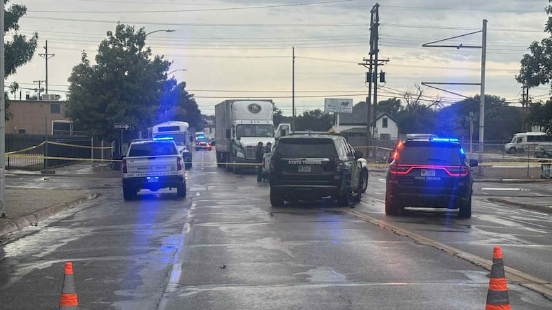 La policía infromó que la mujer se encuentra en estado crítico.