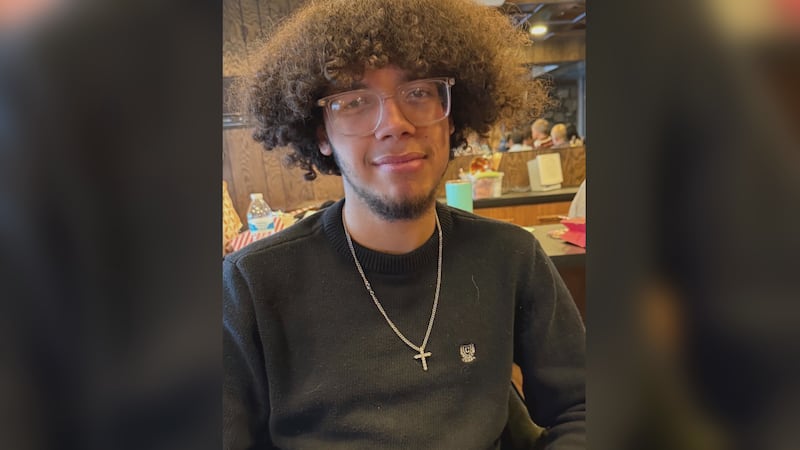 Adrian Banks, de 16 años, fallece en un accidente en Tarver Road.