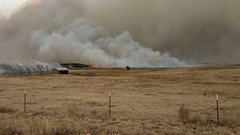Los equipos de emergencia continúan avanzando en la contención de varios incendios en el...