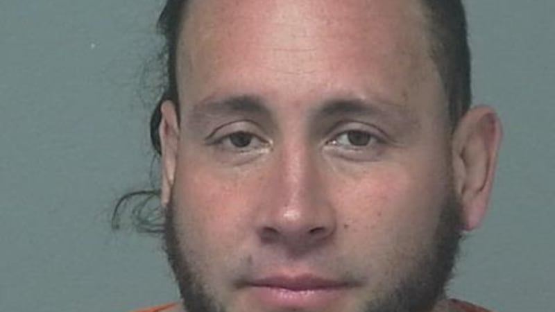 Los documentos judiciales muestran que Rafael Muñoz Jr. causó la muerte de Voltairi...