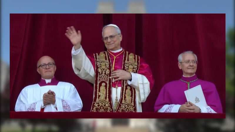 “El Espíritu lo ha elegido para nosotros, ahora, y el Papa León XIV va a ser nuestro Papa,”...