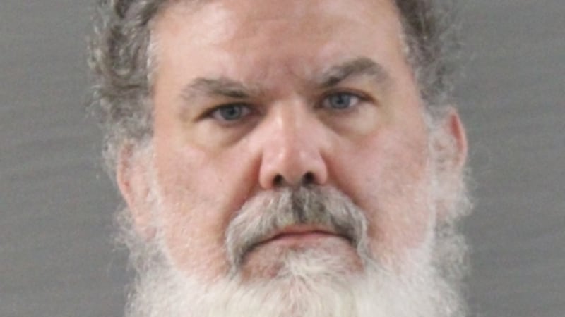 Mason Allan McCarty ha sido acusado de posesión con intención de distribuir metanfetamina y de...