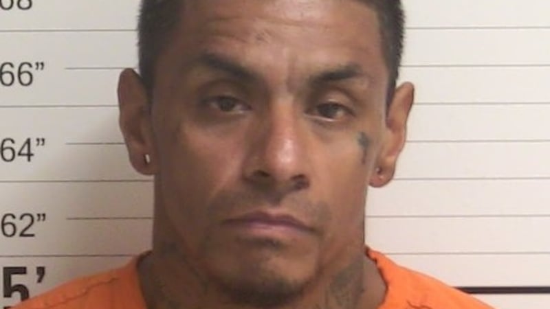 Si tiene alguna información llame al (575)-769-1921.