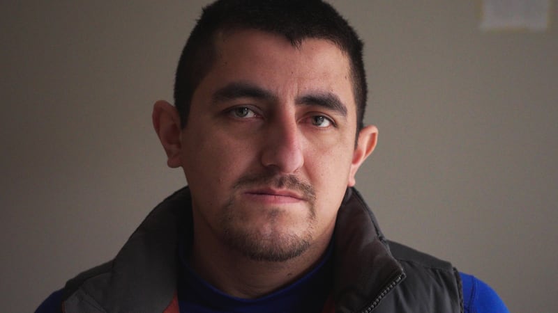 Alberto Castañeda Mondragón posa para una fotografía en un apartamento, el 4 de febrero de...