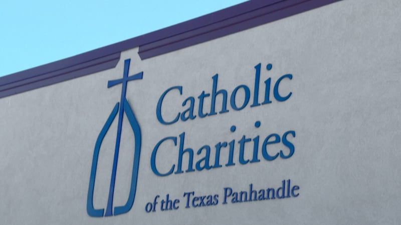 Catholic Charities dice que en total alrededor de 1,500 refugiados se verán afectados por este...