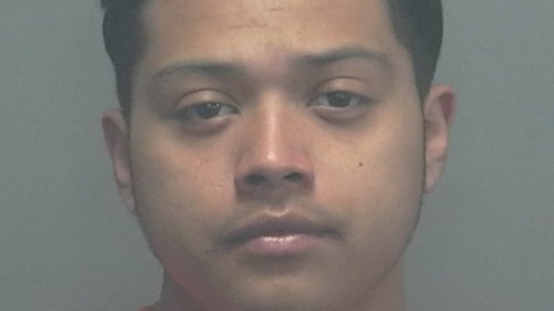 El Departamento de Policía de Amarillo afirma que Adán Moyces Lamas, de 20 años, está acusado...