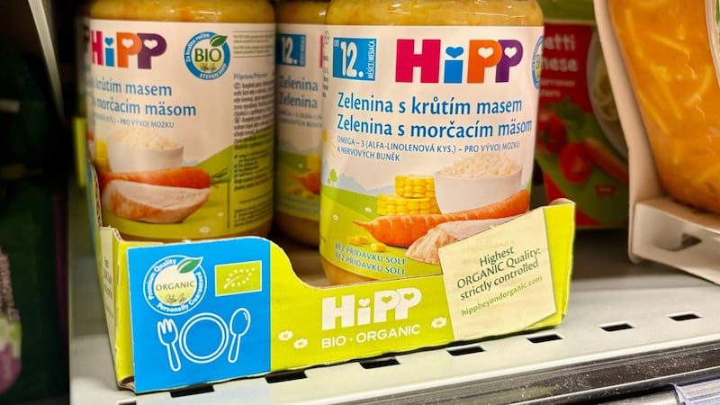 Comidas de la marca HIPP en un supermercado en Ceske Budejovice, República Checa, el 19 de...