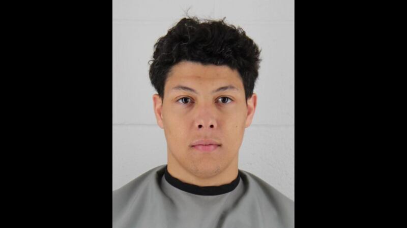 Jackson Mahomes fue arrestado bajo sospecha de agresión sexual y reservado con una fianza de $...