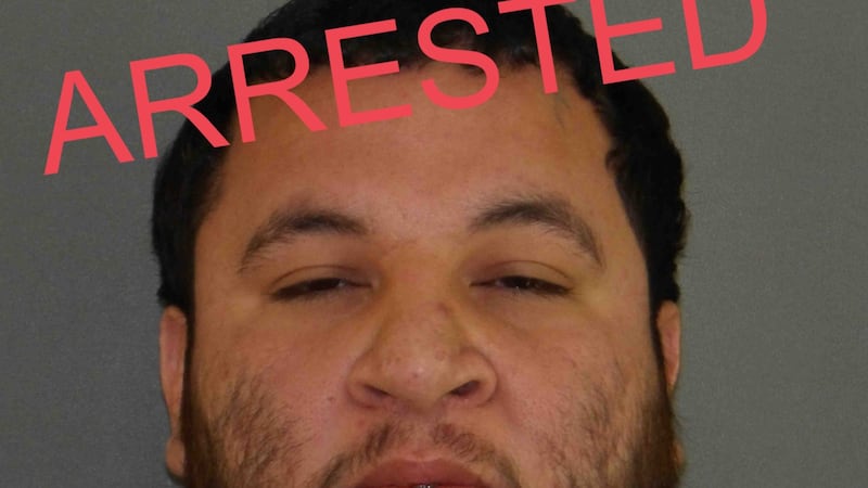 Fernando Flores Jr. fue detenido por una orden de arresto por uso no autorizado de un vehículo...