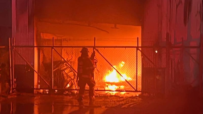 Una persona resultó herida en un incendio en un edificio de Perryton el miércoles por la...