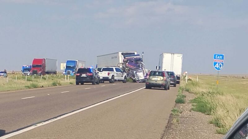Según las investigaciones preliminares, un semirremolque perdió el control de su velocidad y...