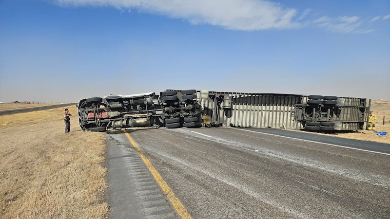 Hay carreteras cerradas en toda la zona debido a los fuertes vientos y a los accidentes.