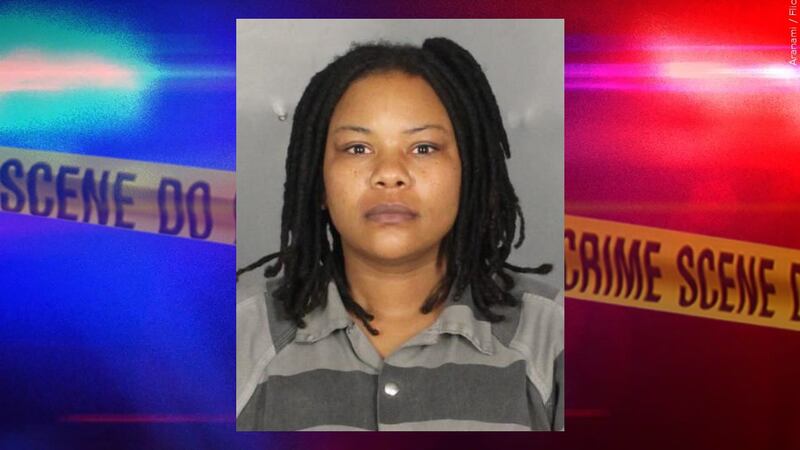 Ardra Robinson, 31 años, está acusada de asesinato.