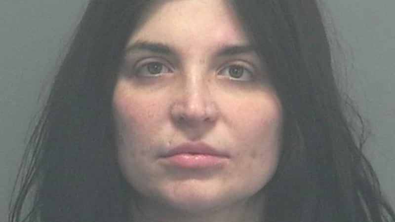 Según el informe de la detención, Katie Quackenbush fue detenida el 11 de abril por agresión...