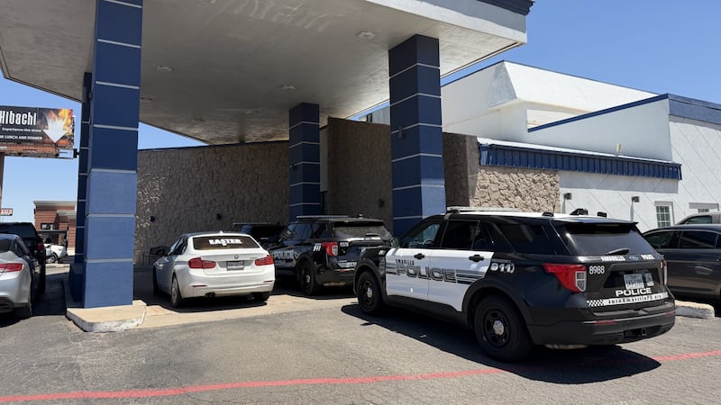El 11 de mayo, la policía respondió a un llamado en el Fifth Season Inn, ubicado en el bloque...