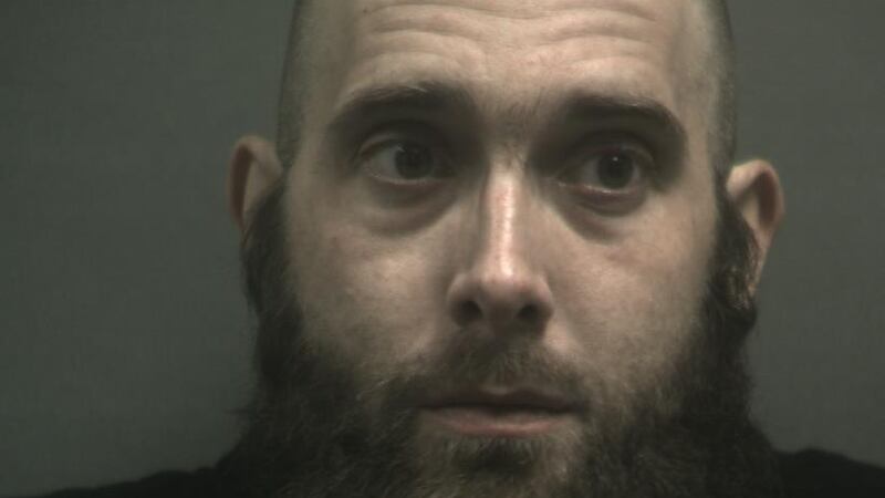 Christopher Stephen Brown, de 37 años, fue arrestado el miércoles, acusado a través de una...