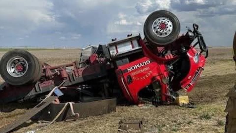 Camión de bomberos de Guymon después del accidente el 14 de mayo (Fuente: Cobertura de...