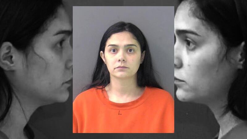 Stephanie Pérez, de 28 años, está acusada de asalto agravado con un arma mortal.