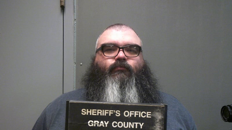 En septiembre de 2024, Gregory Mills participó conscientemente como observador mientras se...