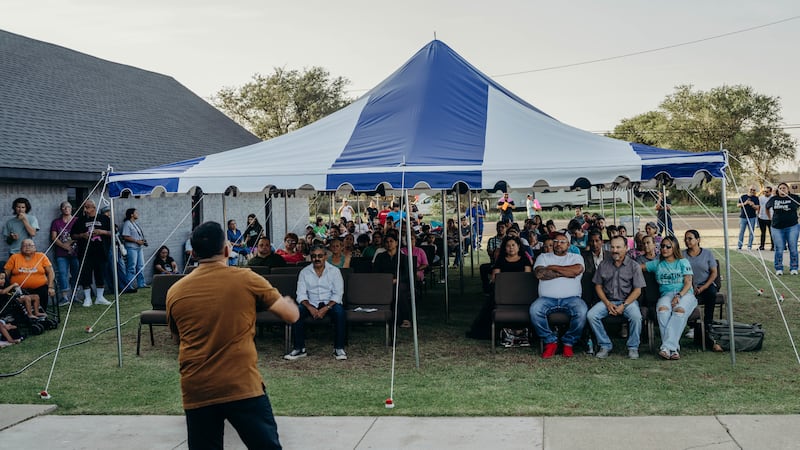 Vida Church y el equipo de Convoy of Hope se unen para repartir alimentos en todo el Panhandle...