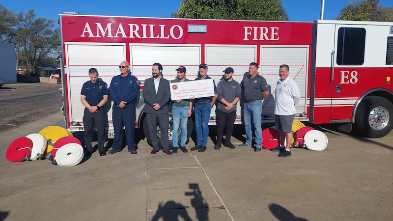 Firehouse Subs hace una donación de $25,000 al Departamento de Bomberos de Amarillo