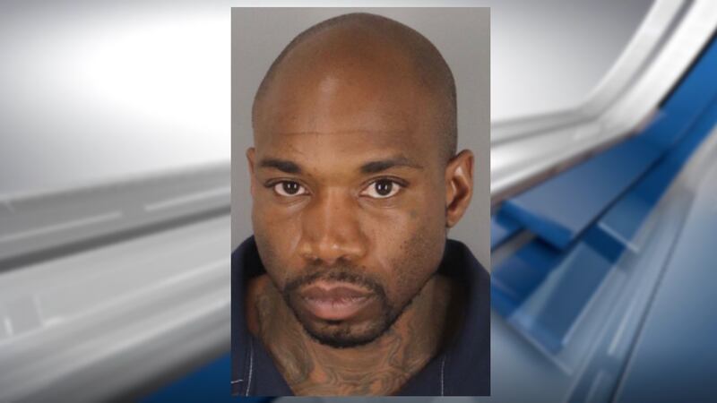 Jamelle Yantoine Parker, de 35 años y originario de Amarillo, ha sido acusado de estrellar un...