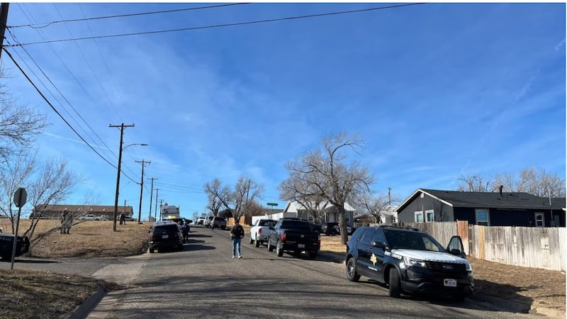 La policía de Amarillo encontró al sospechoso escondido en un garaje después de una situación...