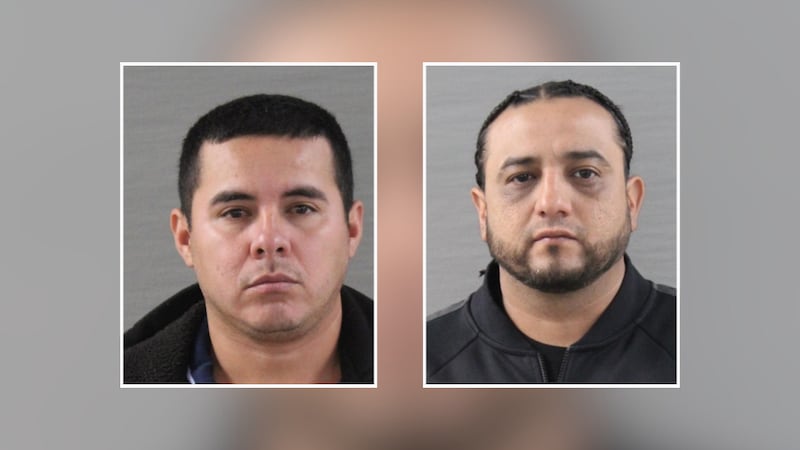 Joel Lopez, de 40 años, y Juan Quiroz-Rodriguez fueron arrestados por agentes federales en...