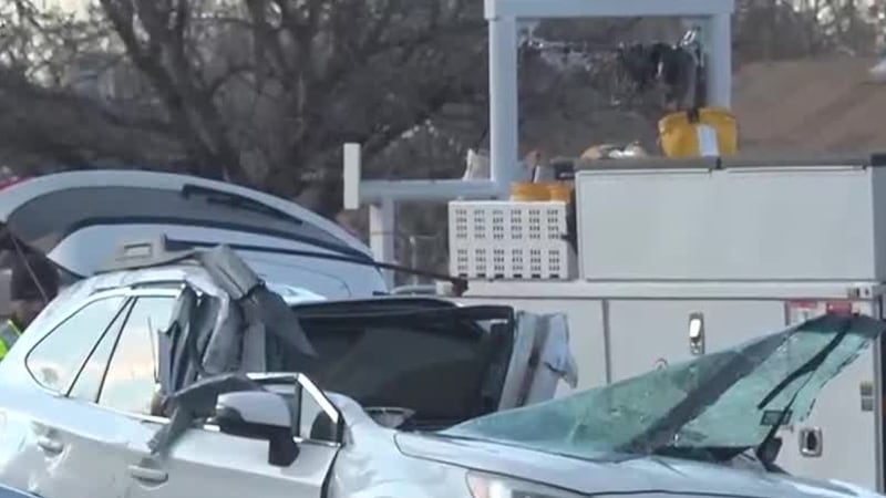 Dylan Thomas Bird cambió de carril cuando no era seguro, causando que ambos vehículos entraran...