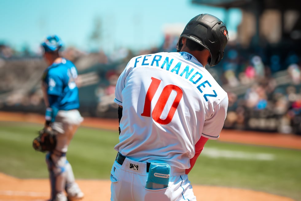 Jose Fernandez warming up on May 11, 2025.