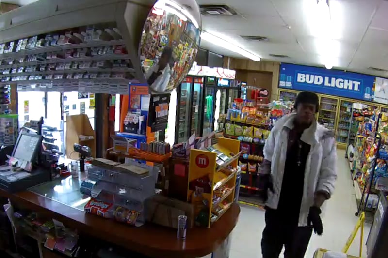 Palestine store owner says suspect set two people on fire during Palestine robbery.