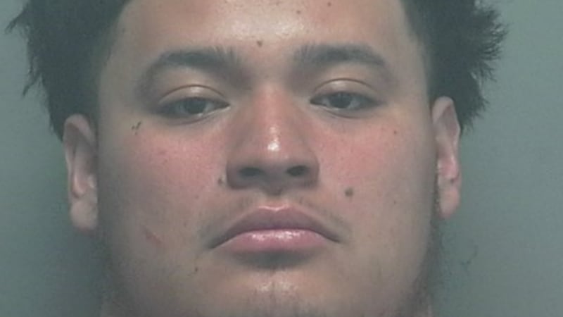 Luis Carnero enfrenta varios cargos por delitos graves tras ser acusado de agredir a su...