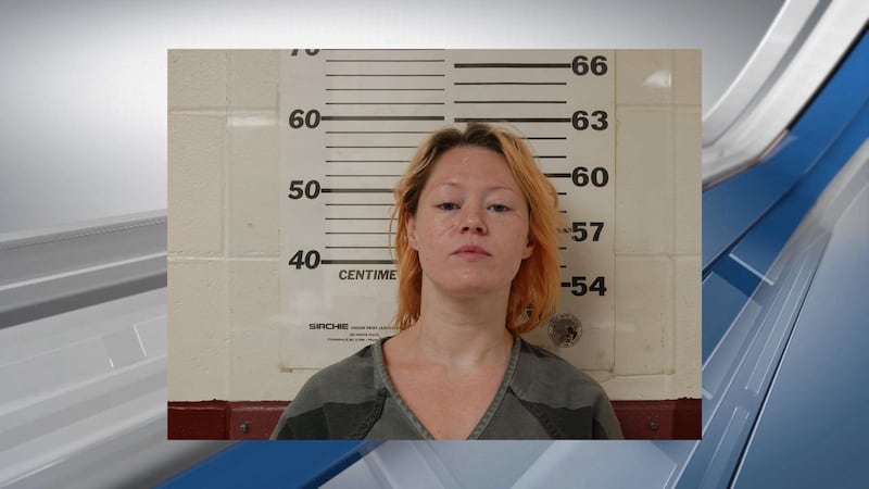 Courtney Ann Coats, de 30 años y residente de Chandler, está acusada de agresión con...