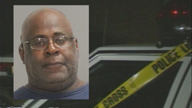 De acuerdo con los registros de la cárcel en línea, de 52 años de edad, Kevin Matron Thomas de...