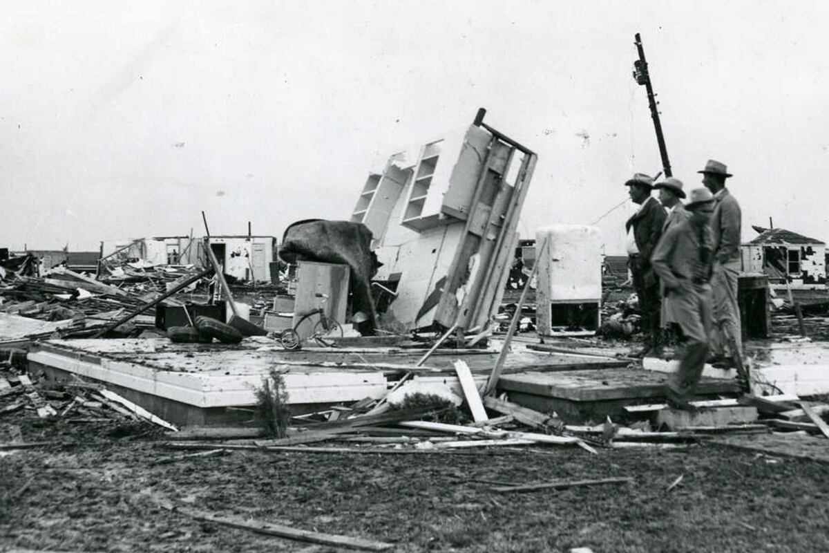 preloaded gallery image