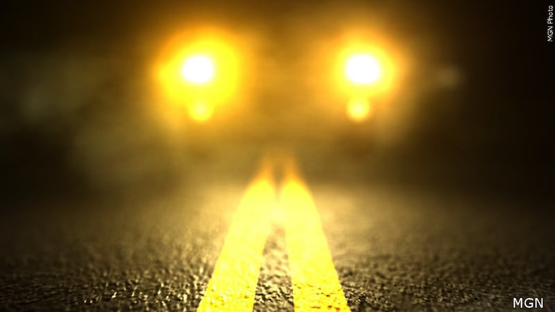 Un hombre muere mientras intenta ayudar a un joven.