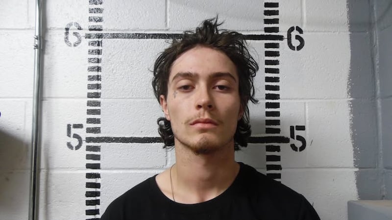 Las autoridades afirman que él estaba bajo los efectos del alcohol y metanfetamina en el...