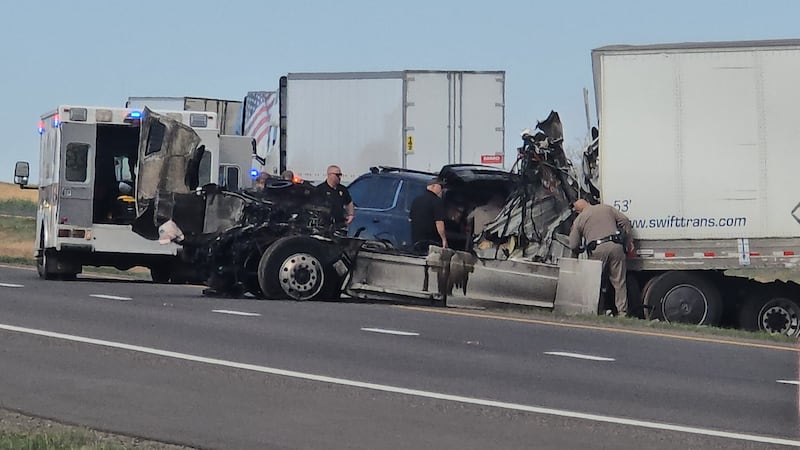 El Departamento de Seguridad Pública de Texas informó que en el accidente se vieron implicados...