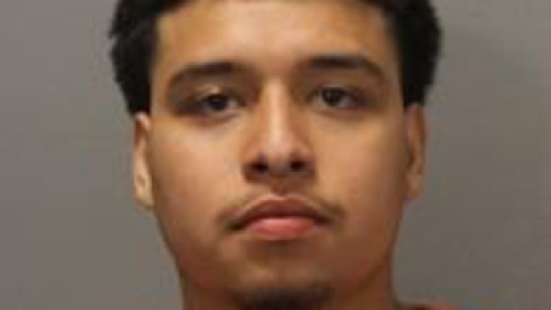 La organización Amarillo Crime Stoppers está buscando a un joven que tiene varias órdenes de...