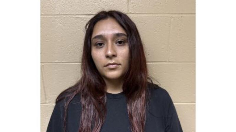 Si sabe dónde puede estar, llame a Moore County Crime Stoppers al (806) 934-8477 o envíe una...