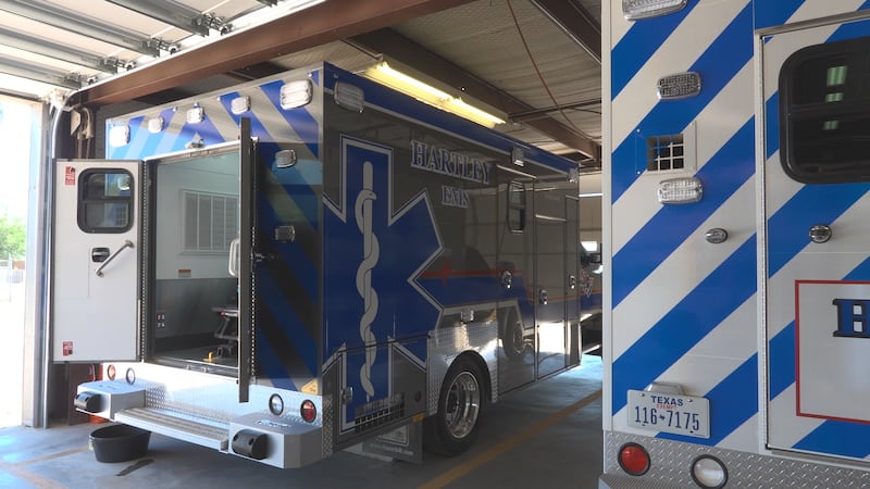 El Condado Hartley obtiene una nueva ambulancia con la ayuda de una subvención rural de $500,000