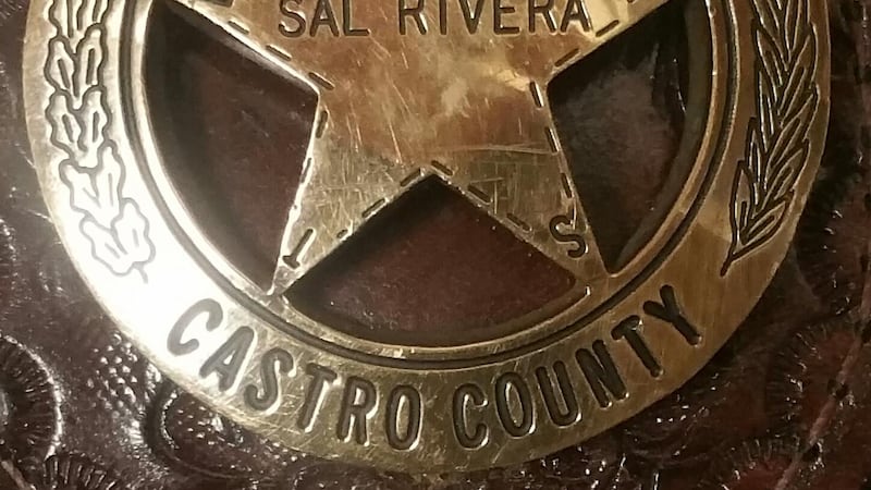 Por el momento, la oficina del sheriff afirma que varios menores están acusados de tirar...