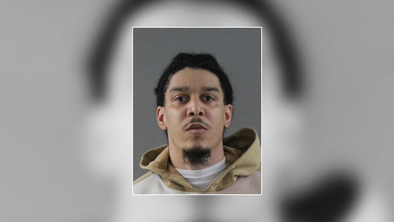 En total, seis automóviles fueron alcanzados por disparos y cuatro personas resultaron...